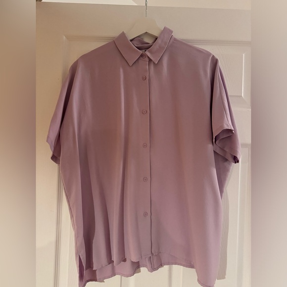 Never worn - Relaxed fit- short sleeve shirt from Uniqlo - Lavender - Picture 1 of 3